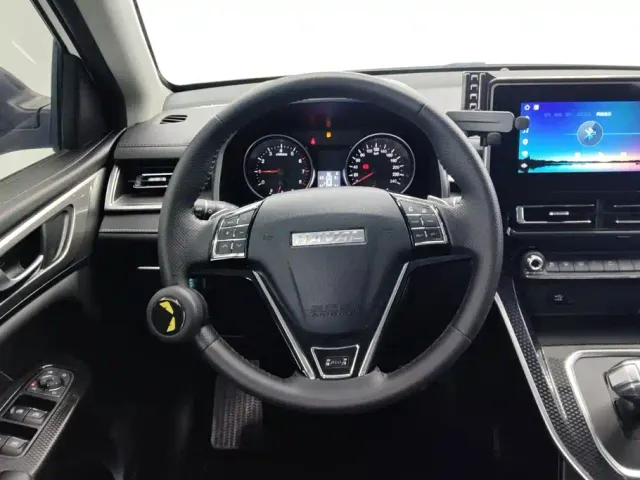 Haval M6 — Фото автомобиля 15