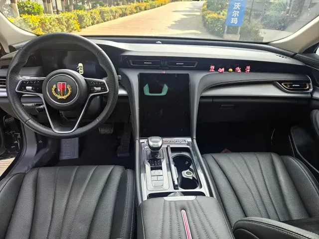 Hongqi H5 — Фото автомобиля 7