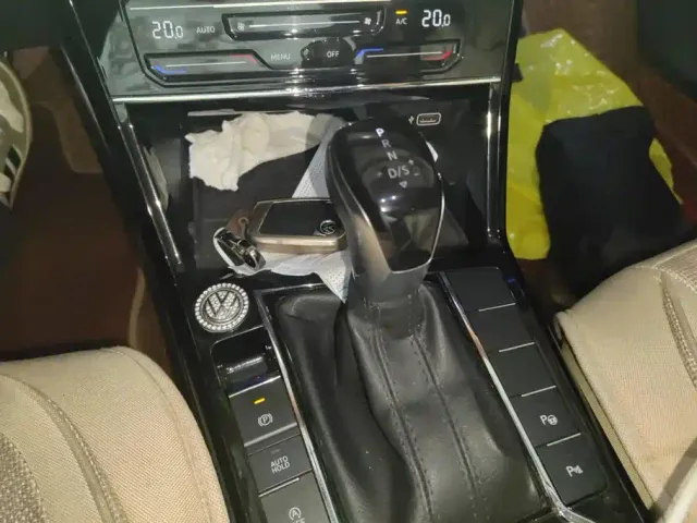 Volkswagen Passat — Фото автомобиля 16