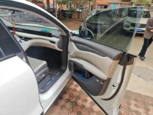 IM Motors LS6 — Фото автомобиля 19