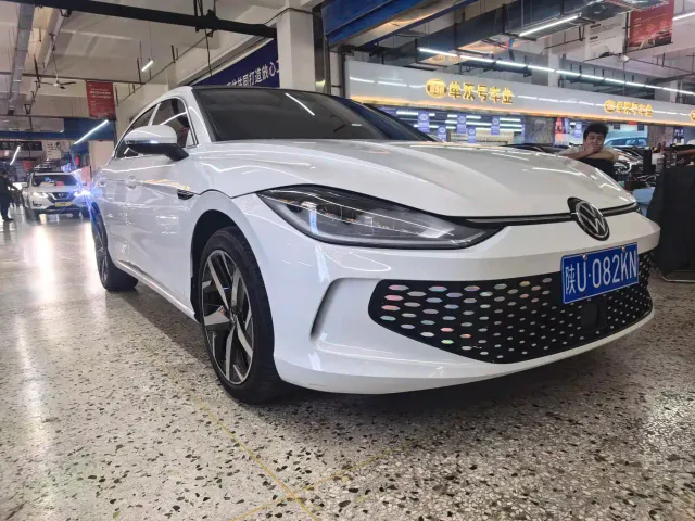 Volkswagen Lamando — Фото автомобиля 3