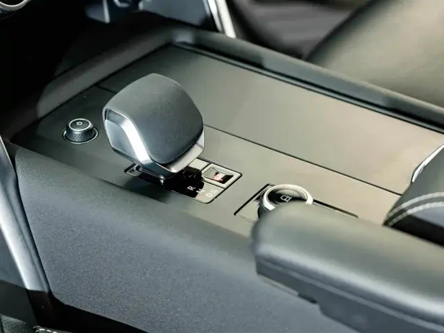 Land Rover Discovery — Фото автомобиля 12