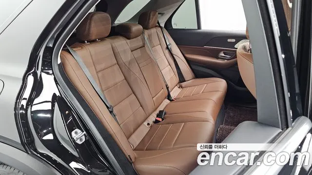 Mercedes-Benz GLE-Class — Фото автомобиля 17