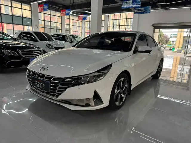 Фотография автомобиля — Hyundai Elantra