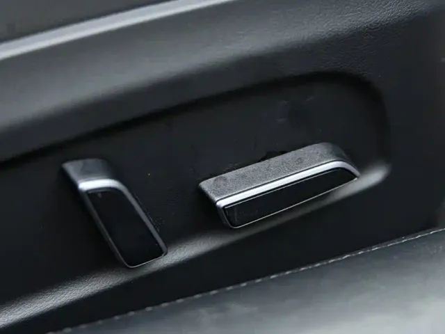 Tesla Model 3 — Фото автомобиля 26