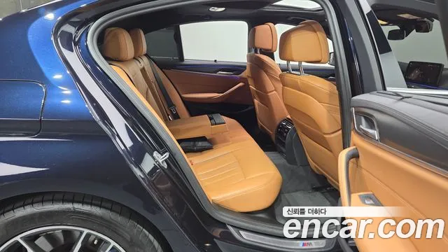 BMW 5 Series G30 — Фото автомобиля 17