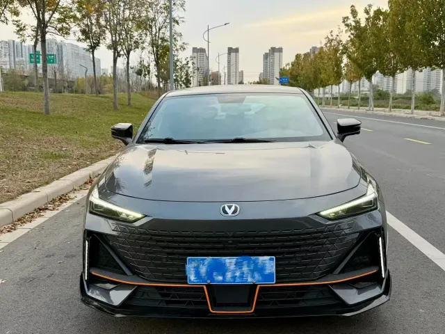 Changan UNI-V — Фото автомобиля 2