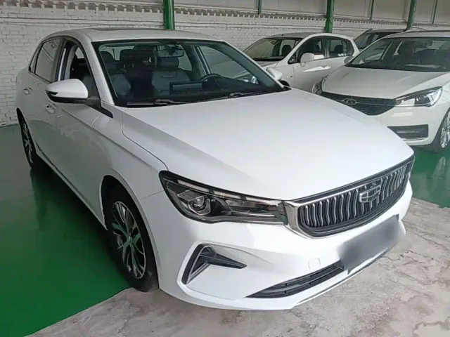 Geely Emgrand — Фото автомобиля 3