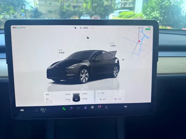 Tesla Model Y — Фото автомобиля 7
