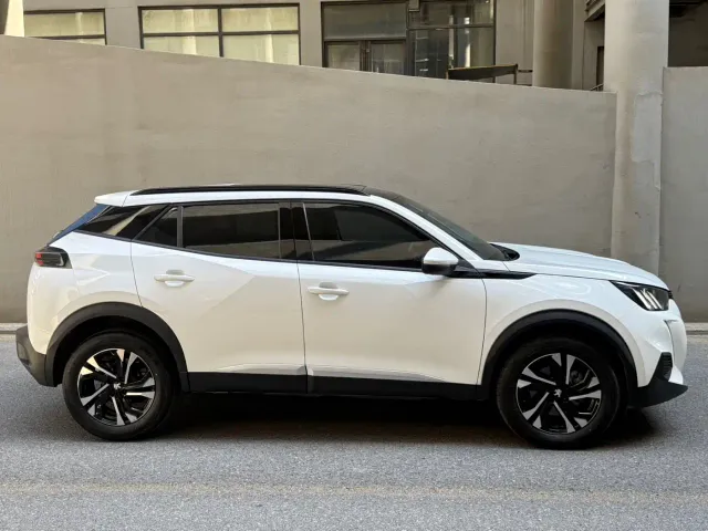 Peugeot 2008 — Фото автомобиля 7