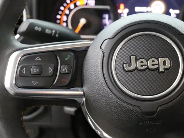 Jeep Wrangler — Фото автомобиля 16