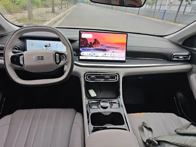 Geely Galaxy Stellar 6 — Фото автомобиля 9