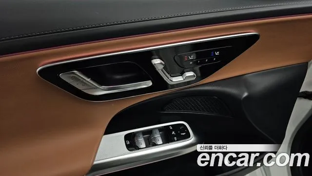 Mercedes-Benz E-Class — Фото автомобиля 30