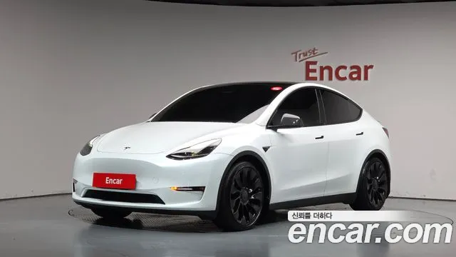 Фотография автомобиля — Tesla Model Y