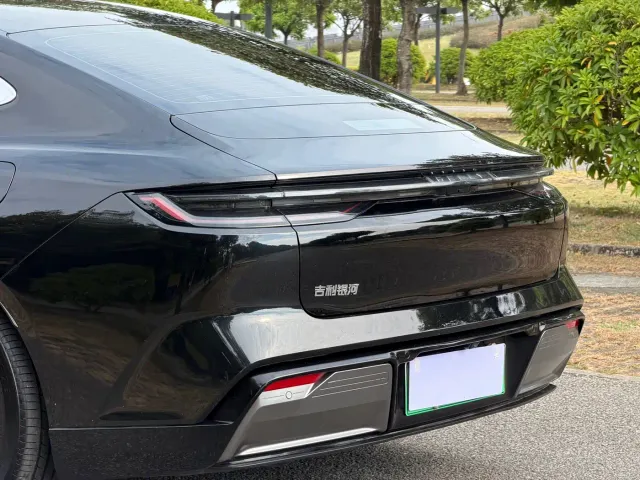 Geely Galaxy E8 — Фото автомобиля 16