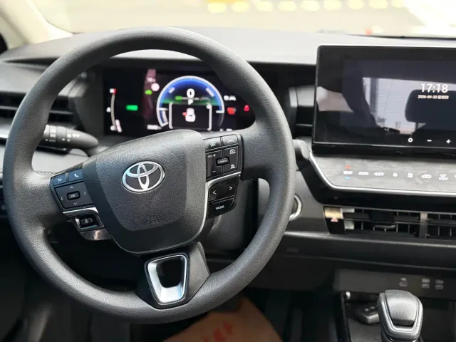 Toyota Camry — Фото автомобиля 11