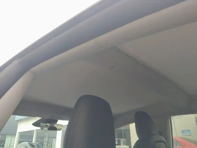Tesla Model 3 — Фото автомобиля 17