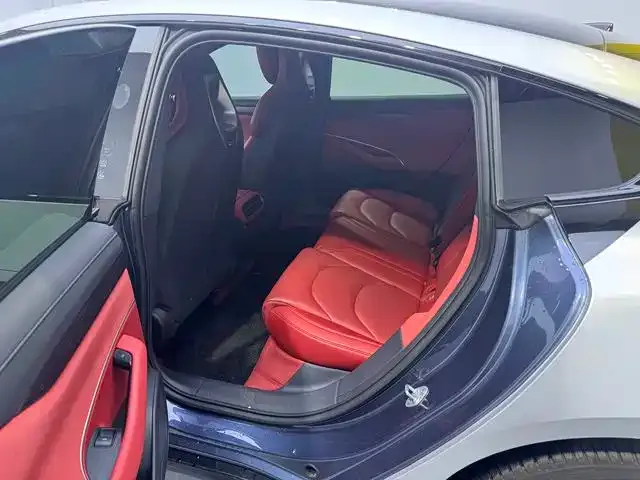 Xiaomi SU7 — Фото автомобиля 11