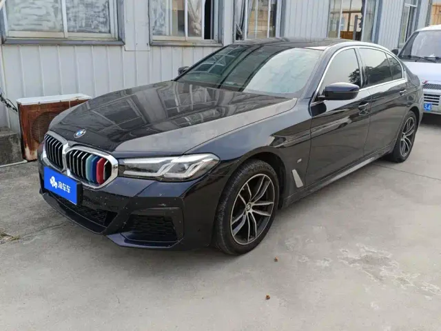 Фотография автомобиля — BMW 5 Series