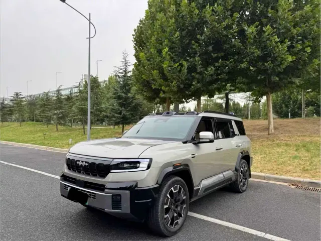 Фотография автомобиля — BYD FangChengBao Leopard 8