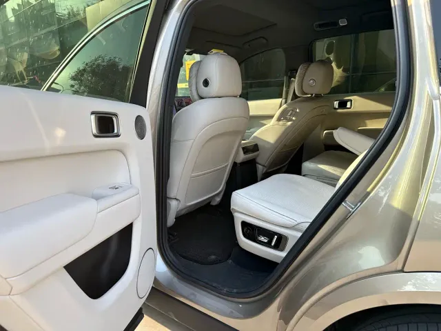 Li Auto L8 — Фото автомобиля 4