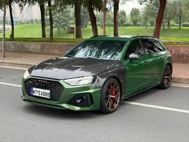 Фотография автомобиля — Audi RS 4