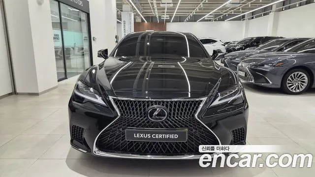 Lexus LS — Фото автомобиля 3