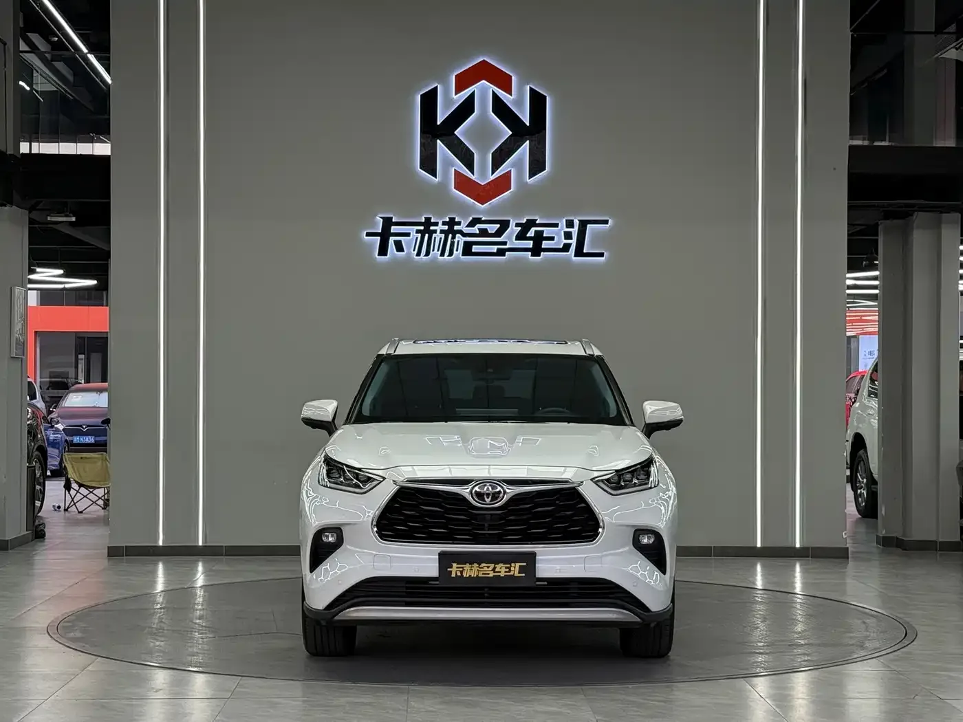 Фотография автомобиля — Toyota Highlander