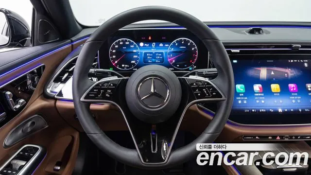 Mercedes-Benz E-Class — Фото автомобиля 12
