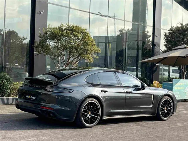Porsche Panamera — Фото автомобиля 12