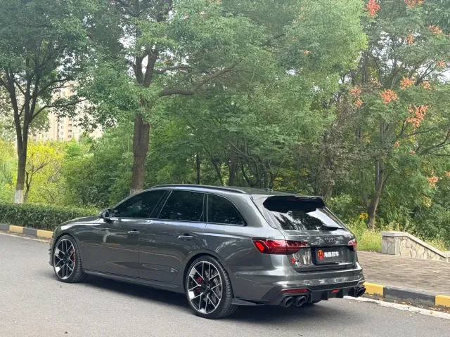 Audi S4 — Фото автомобиля 5