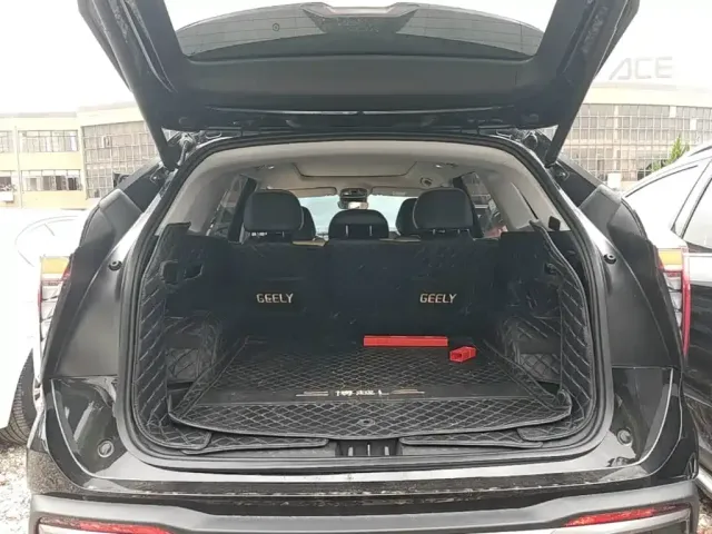 Geely Boyue L — Фото автомобиля 18