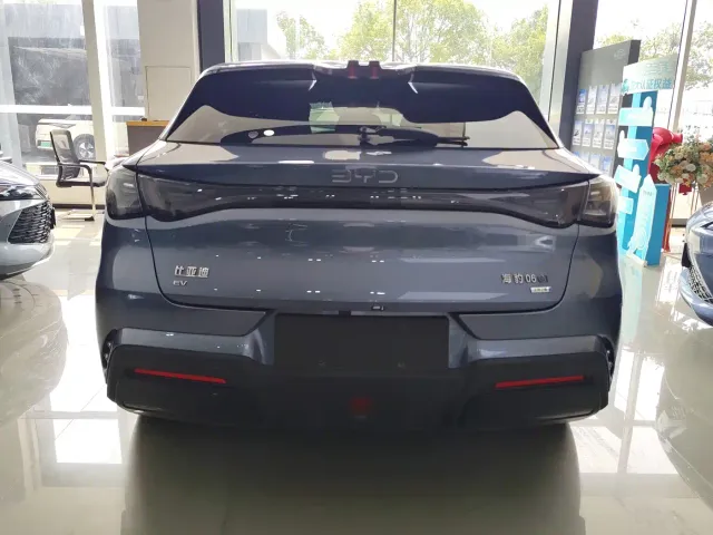 BYD Seal 06 GT — Фото автомобиля 5