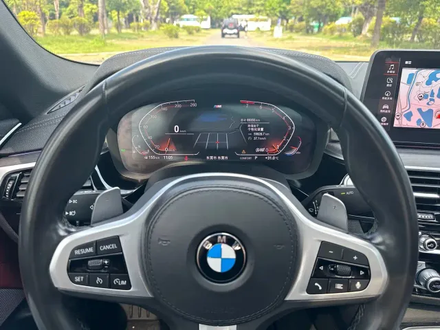 BMW 5 Series — Фото автомобиля 9