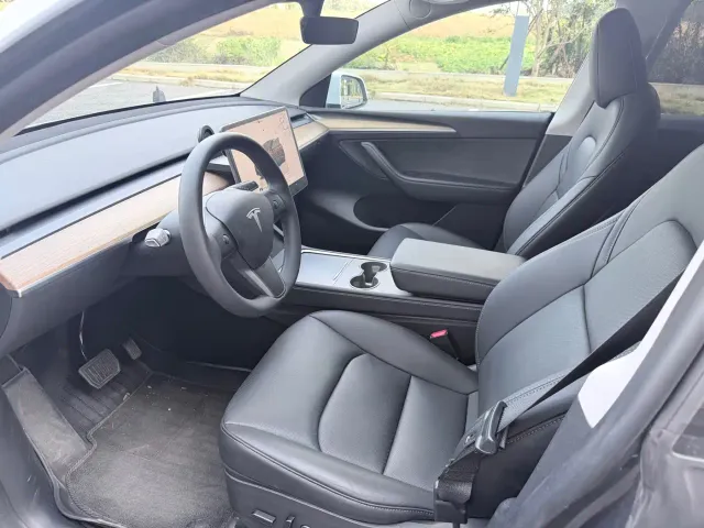 Tesla Model Y — Фото автомобиля 7