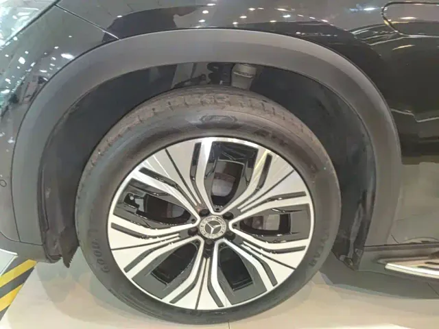 Mercedes-Benz EQE SUV — Фото автомобиля 22
