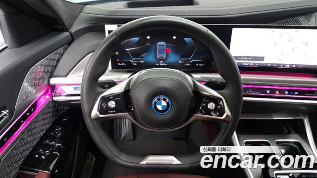 BMW i7 G70 — Фото автомобиля 13