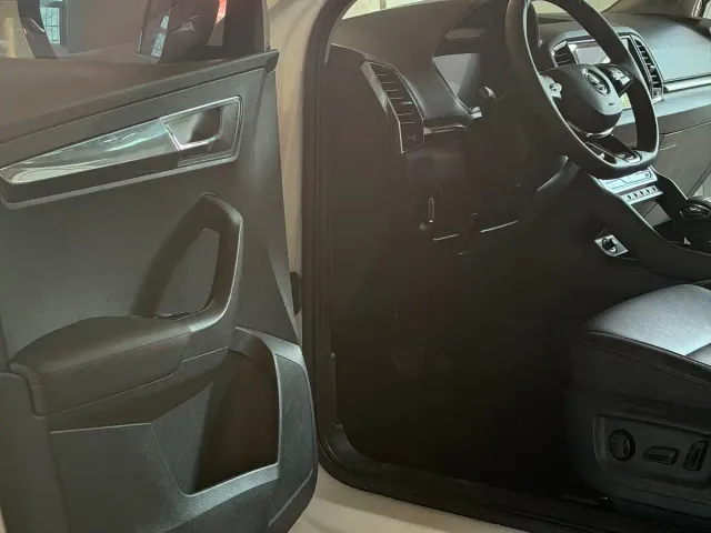 Škoda Karoq 2023 TSI280 Premium Edition — Фото автомобиля 14