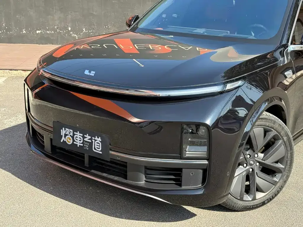 Li Auto Li Xiang L9 2022 Max — Фото автомобиля 18