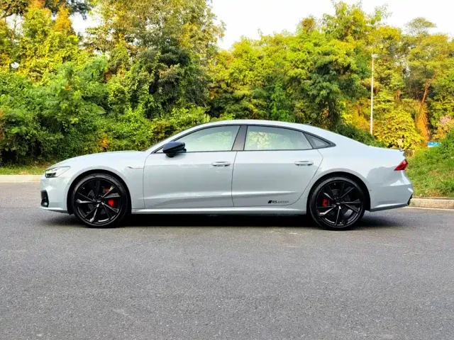 Audi A7L — Фото автомобиля 4