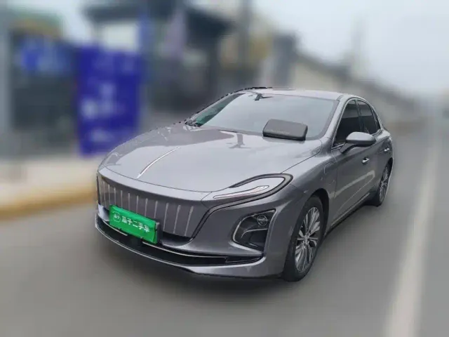 Фотография автомобиля — Hongqi E-QM5