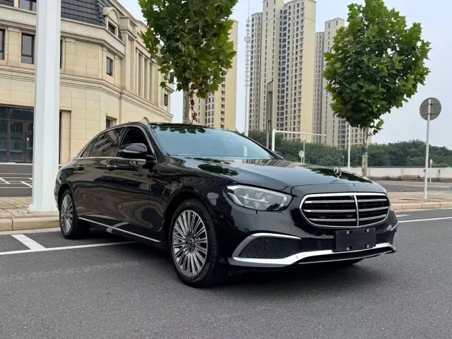 Mercedes-Benz E-Class — Фото автомобиля 3
