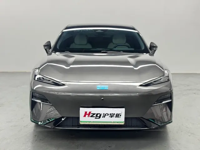 Geely Galaxy E8 — Фото автомобиля 3