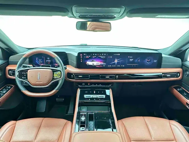 Lincoln Aviator — Фото автомобиля 8