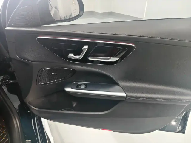 Mercedes-Benz C-Class — Фото автомобиля 15