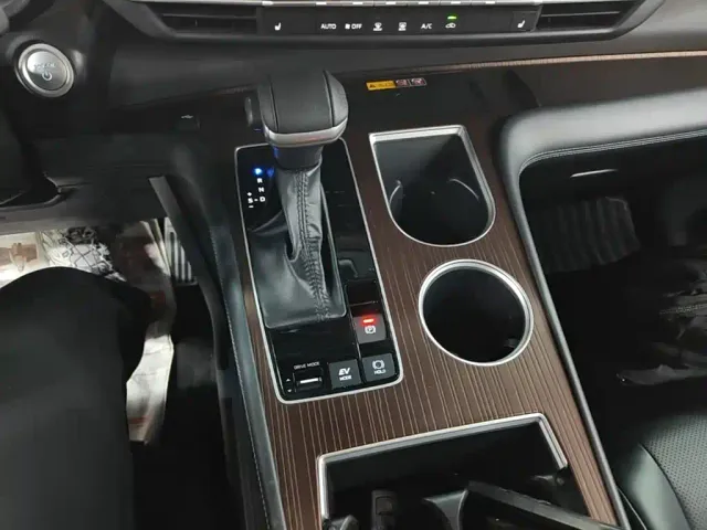 Toyota Granvia — Фото автомобиля 13