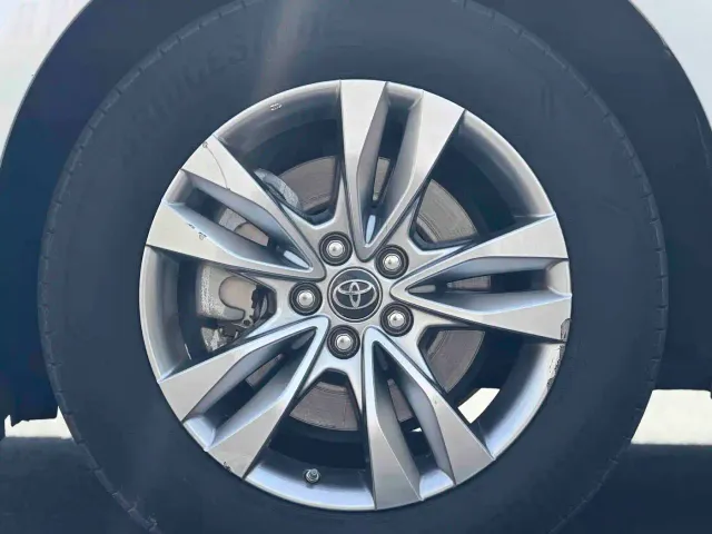 Toyota Sienna — Фото автомобиля 15