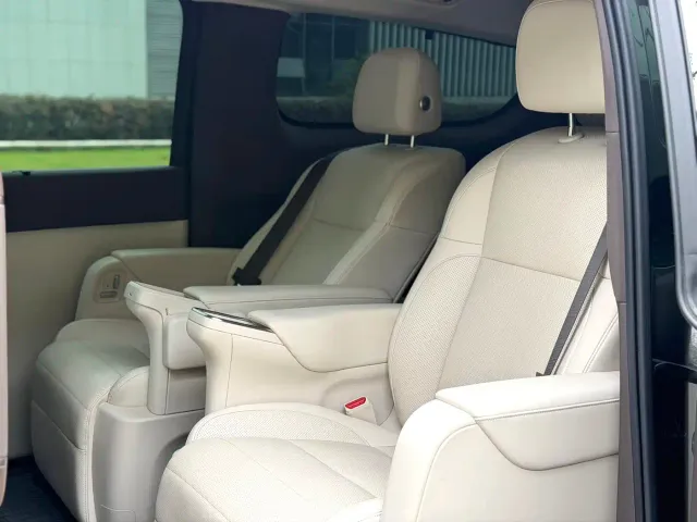 Li Auto MEGA — Фото автомобиля 7