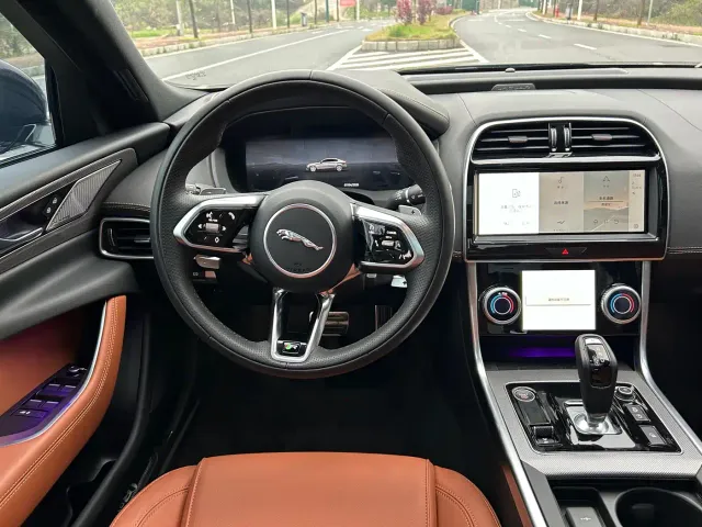 Jaguar XEL — Фото автомобиля 16