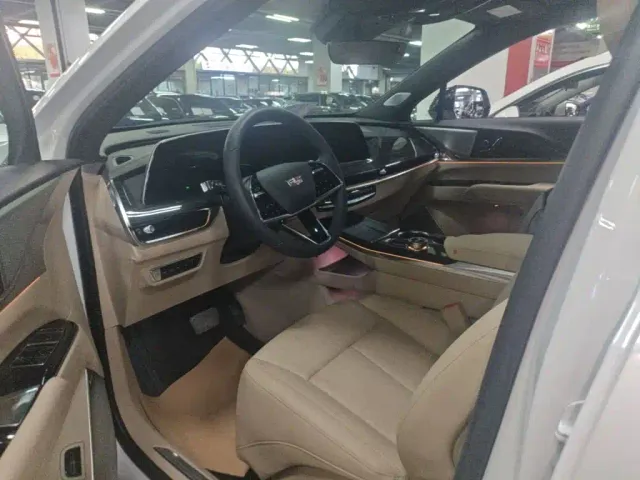 Cadillac XT5 — Фото автомобиля 14